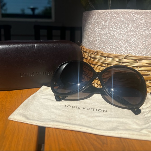 Louis Vuitton Sunglasses - Picture 1 of 6